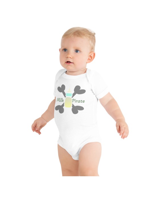 Short-sleeved baby onesie as a milk pirate