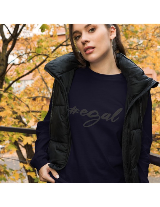 Long-sleeved unisex T-shirt